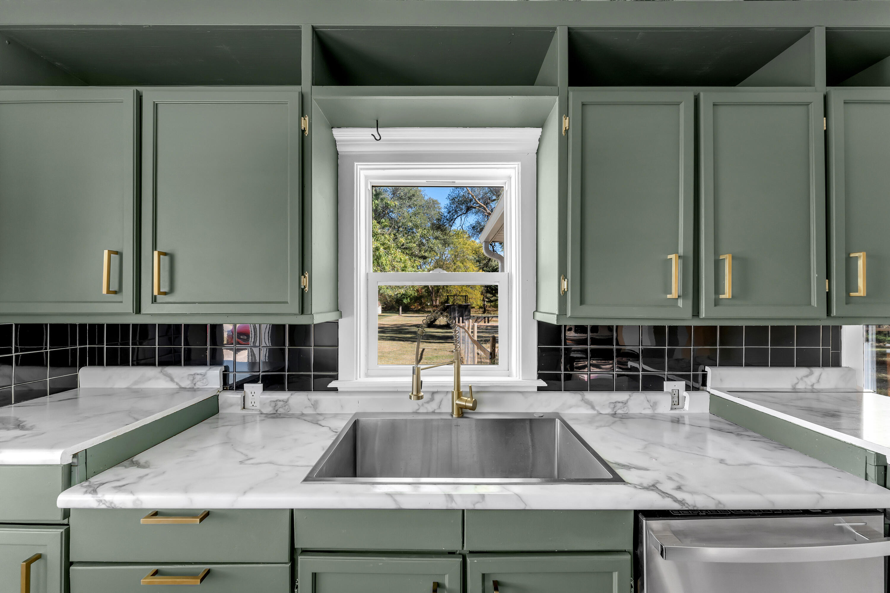 1732 Port Sheldon St, Jenison, MI 49428 Estately 🧡 MLS 24053737