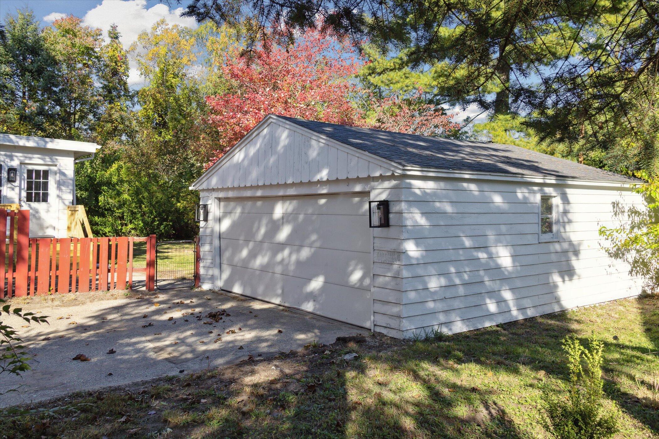 2154 Hudson St, Muskegon, MI 49441 Estately 🧡 MLS 24055231