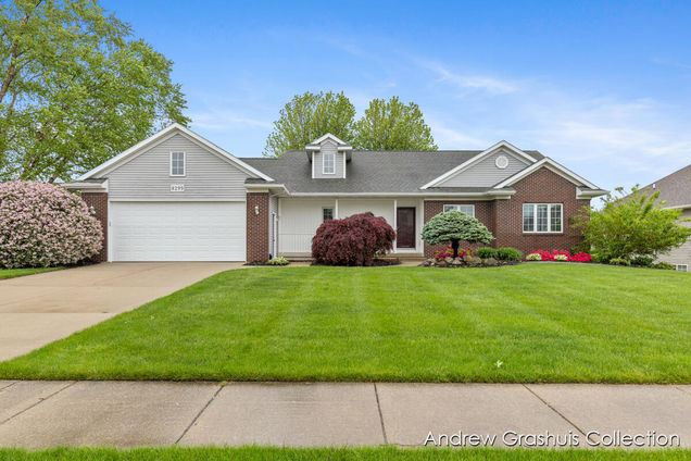 8299 Golfside Drive Jenison, MI House Sold - Photo 1 of 46. Opens carousel modal