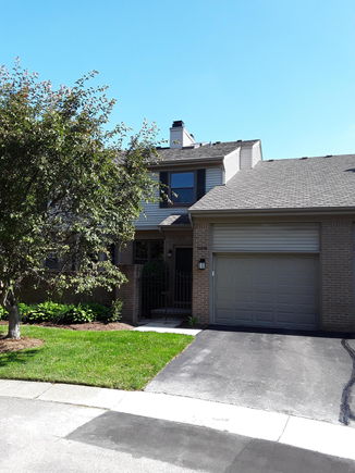 38640 Evonshire Farmington Hills, MI Condo Active - Photo 1 of 22. Opens carousel modal