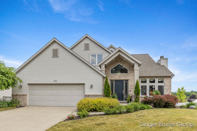 304 Glencarin Drive NE