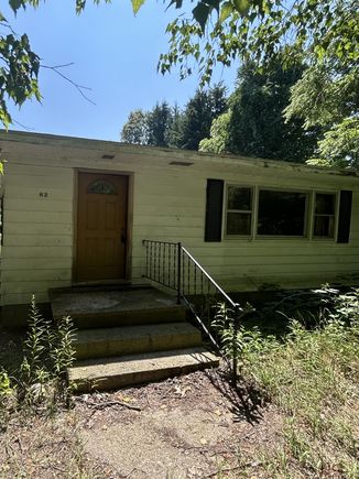 62 Flat River Drive SE