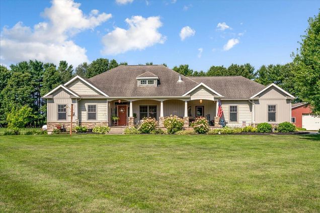 952 S 2nd Street Kalamazoo, MI House Active - Photo 1 of 54. Opens carousel modal