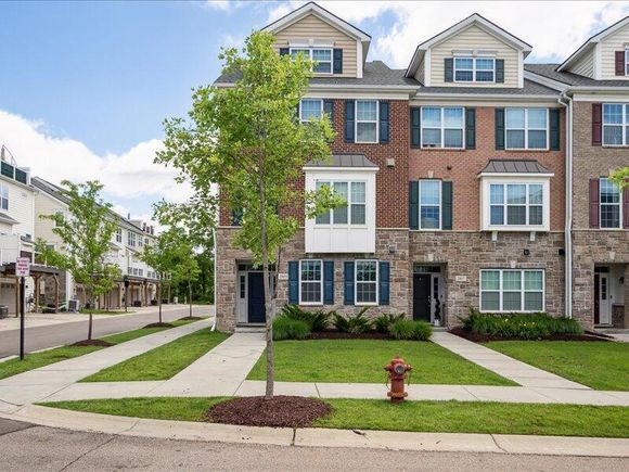 2805 Rathmore Lane