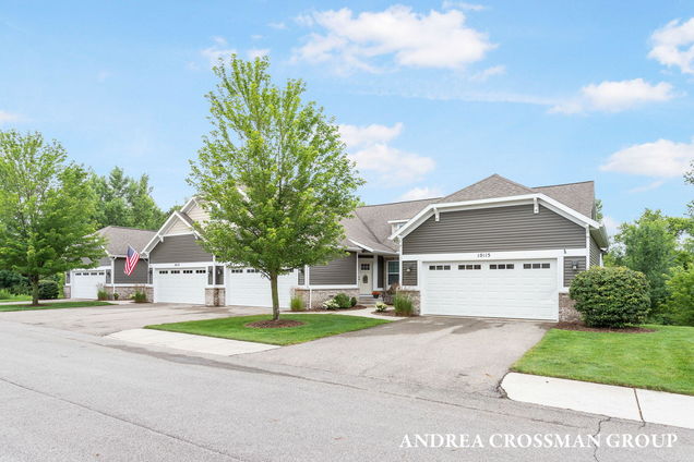 10115 S Crossroads Circle SE