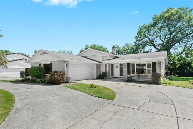 18661 Middlesex Avenue Lathrup Village, MI House Active - Photo 1 of 37. Opens carousel modal