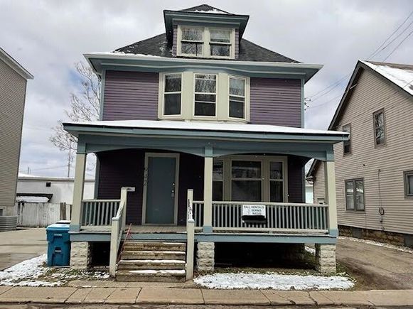 942 Bellevue Place Kalamazoo, MI House Active - Photo 1 of 13. Opens carousel modal