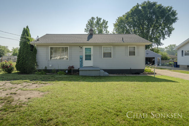 4330 Stuart Avenue SE Grand Rapids, MI House Active - Photo 1 of 17. Opens carousel modal