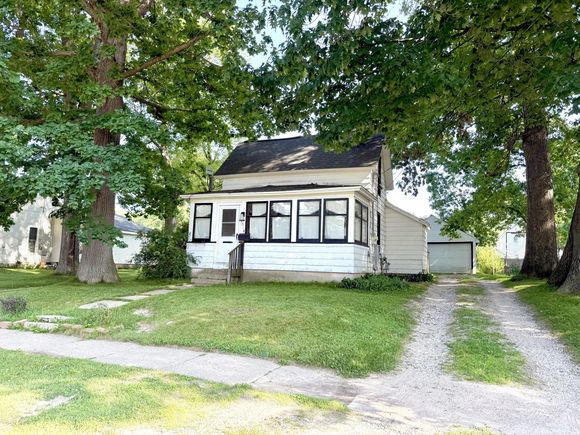 1018 Kenwood Avenue Belding, MI House Active - Photo 1 of 27. Opens carousel modal
