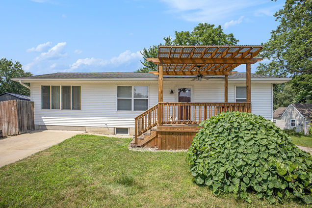 815 Vera Cruz Street Jackson, MI House Active - Photo 1 of 21. Opens carousel modal