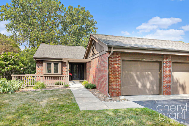 1323 Suncrest Drive NE