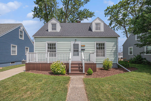 719 Botham Avenue St. Joseph, MI House Active - Photo 1 of 29. Opens carousel modal