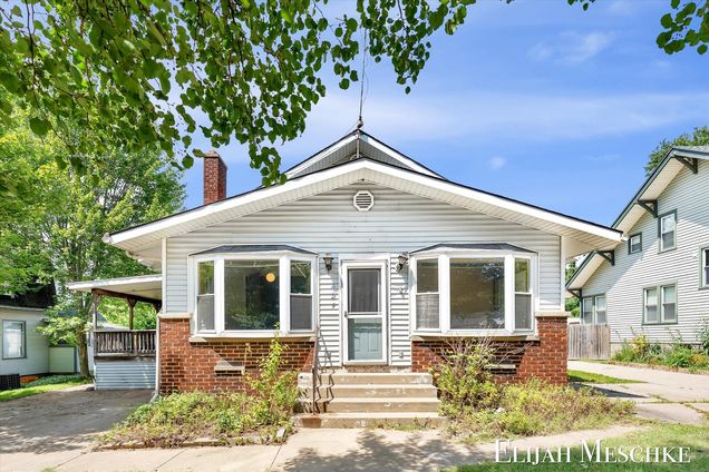 427 E Main Street Fennville, MI House Active - Photo 1 of 33. Opens carousel modal