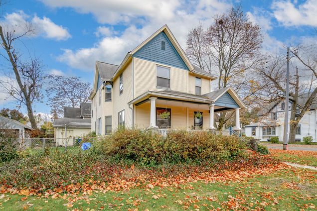 1002 Egleston Avenue