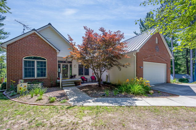 11425 Fowler Drive Remus, MI House Active - Photo 1 of 53. Opens carousel modal