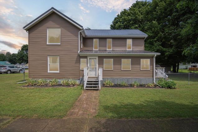 322 W Adams Street