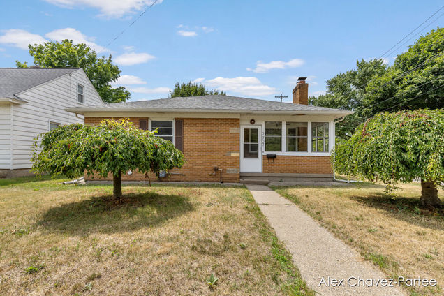 2707 SW Byron Center Avenue SW