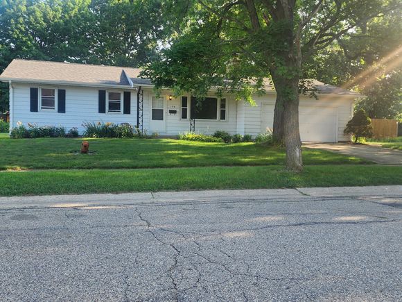 194 Bradley Street Battle Creek, MI House Active - Photo 1 of 10. Opens carousel modal
