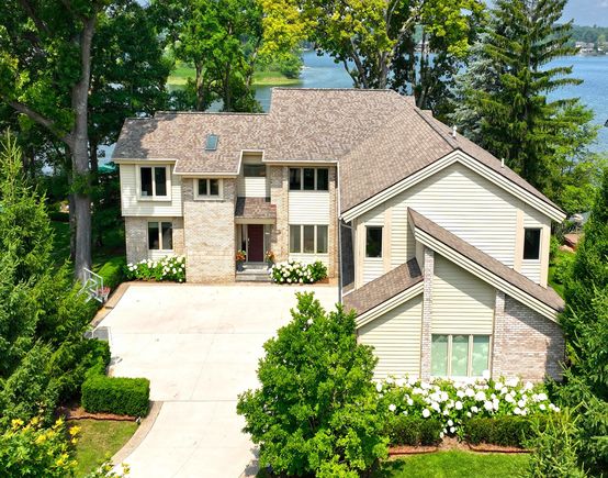 2380 Galaxy Way Lake Orion, MI House Active - Photo 1 of 77. Opens carousel modal
