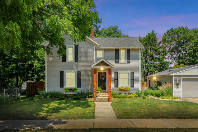 210 W Washington Street Vicksburg, MI House Active - Photo 1 of 36. Opens carousel modal