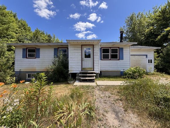 4960 S Brooks Road Fruitport, MI House Active - Photo 1 of 43. Opens carousel modal