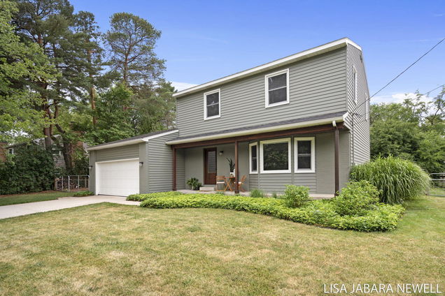 1711 Sherwood Avenue SE Grand Rapids, MI House Active - Photo 1 of 71. Opens carousel modal