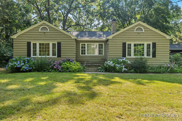 18086 N Fruitport Road Spring Lake, MI House Active - Photo 1 of 45. Opens carousel modal