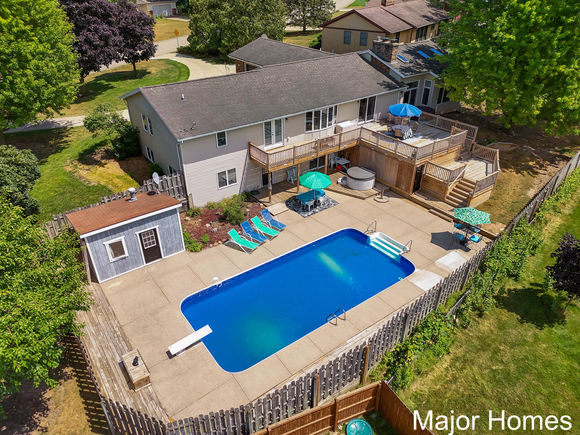 2650 Oldepointe Drive NE