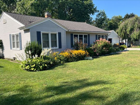 32 E 29th Street Holland, MI House Active - Photo 1 of 25. Opens carousel modal