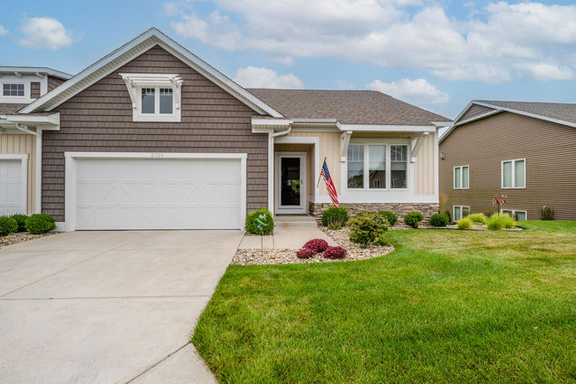 3739 Bungalow Path