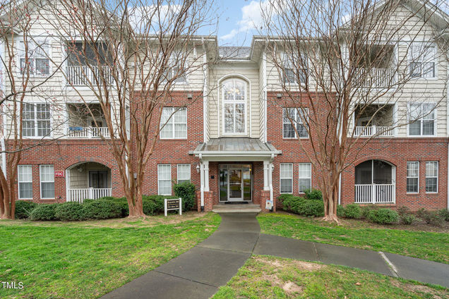 314 Providence Glen Drive Chapel Hill, NC Condo Sold - Photo 1 of 36. Opens carousel modal