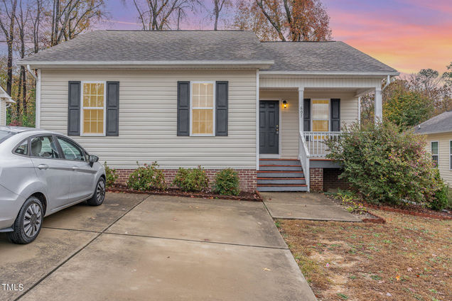 607 2nd Street Apex, NC House Sold - Photo 1 of 16. Opens carousel modal