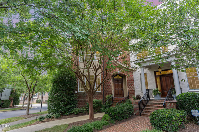 301 Circle Park Place Chapel Hill, NC Townhouse Sold - Photo 1 of 47. Opens carousel modal