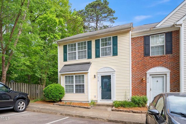 216 Climbing Ivy Court