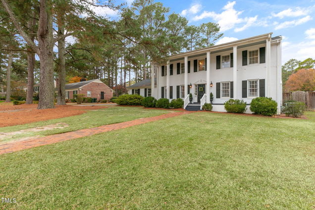 1115 Laurel Lane NW
