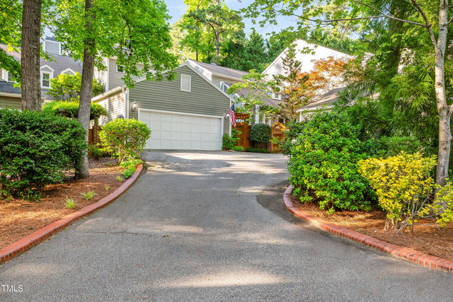 2205 Landings Way