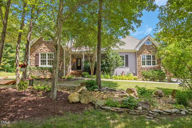 47 Blue Jay Court