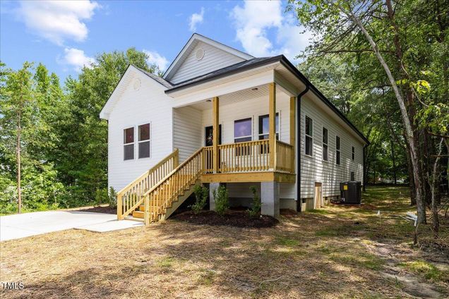 1707 Glenn Street Burlington, NC House Active - Photo 1 of 26. Opens carousel modal