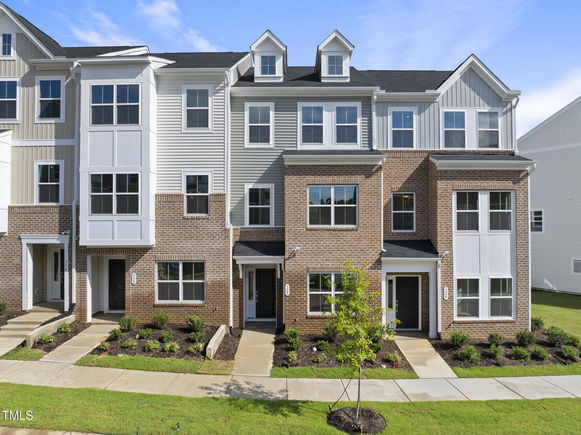 328 Chesapeake Commons Street Unit 142