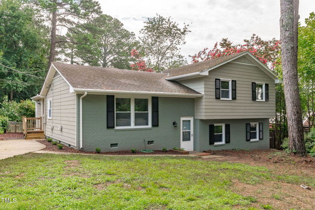 2211 Hillock Drive