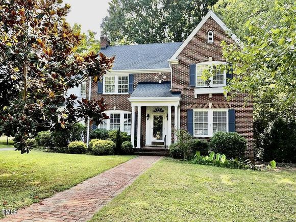 617 Fountain Place Burlington, NC House Active - Photo 1 of 27. Opens carousel modal