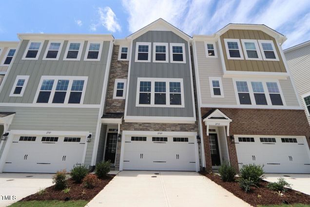 2709 Hunter Woods Drive Unit #560