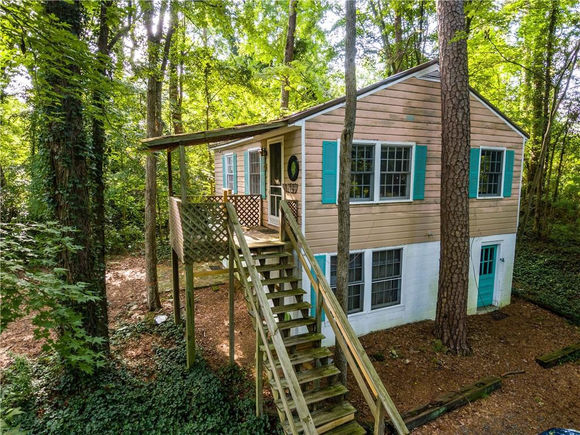 1111 Ridgewood Lane Chapel Hill, NC Multifamily Sold - Photo 1 of 35. Opens carousel modal