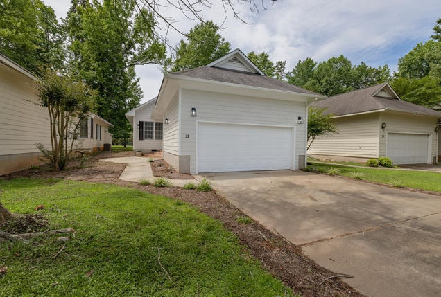 21 Dee Avenue Henderson, NC House Sold - Photo 1 of 31. Opens carousel modal