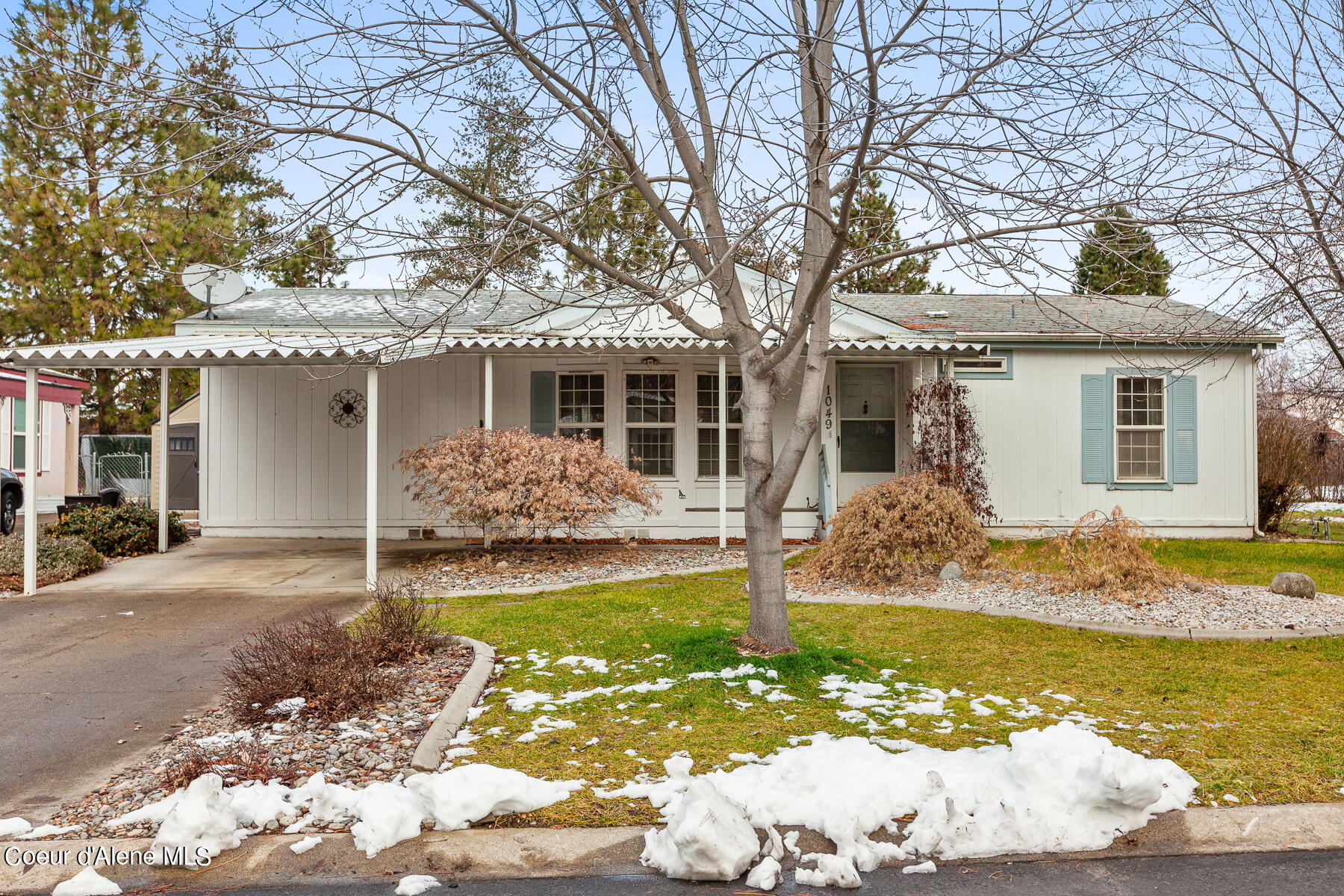 1049 W Devon Pl