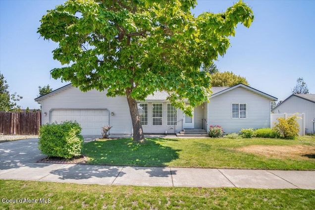 8316 N Marabou Dr Hayden, ID House Active - Photo 1 of 42. Opens carousel modal