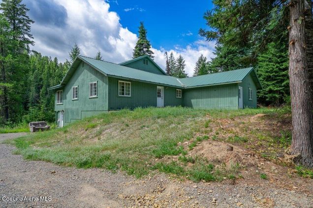842 Eastriver Spur Priest River, ID House Active - Photo 1 of 37. Opens carousel modal
