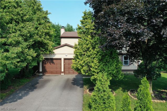 5167 Topaz Drive Hudson, OH House Sold - Photo 1 of 31. Opens carousel modal