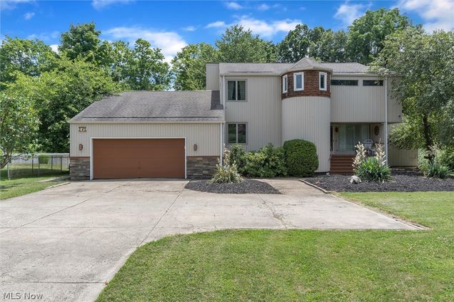 171 Canterbury Road Elyria, OH House Sold - Photo 1 of 35. Opens carousel modal