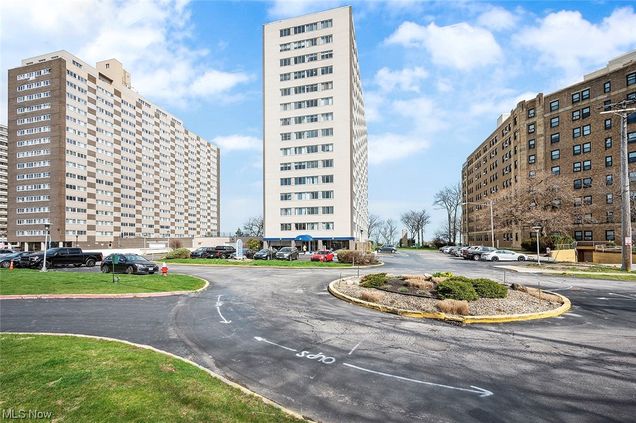 12520 Edgewater Drive Unit 709 Lakewood, OH Condo Sold - Photo 1 of 22. Opens carousel modal